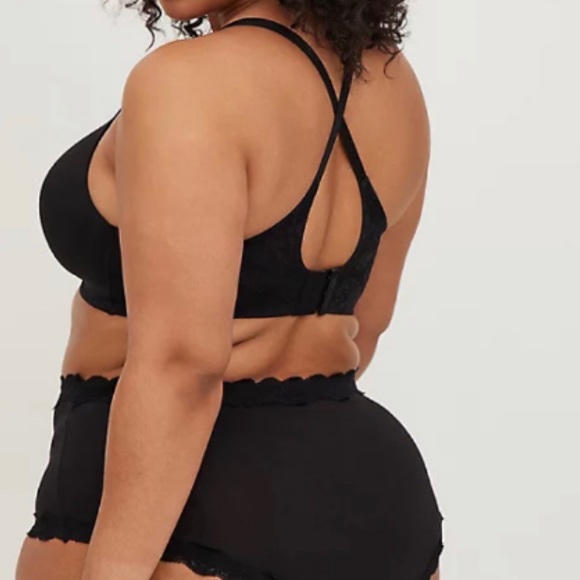 🆕 Black Lightly Lined Wire Free Racerback Bra 40 42 DD NWT Torrid New! - Picture 5 of 7